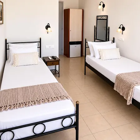 Aurelia Hotel *